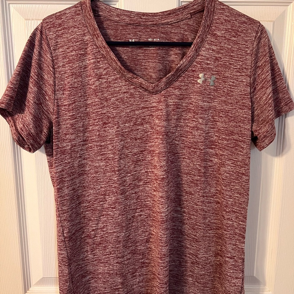 Under Armour T-shirt size medium pink